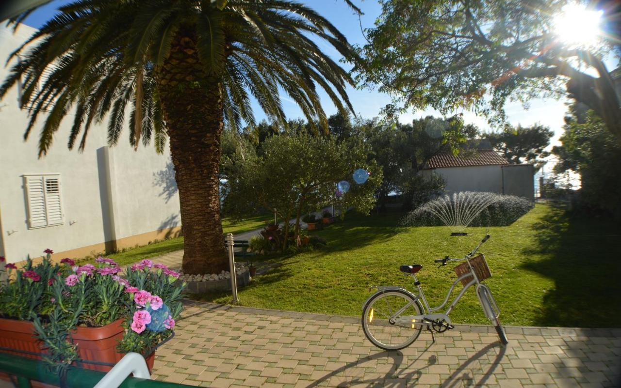 Rooms & Apartments Villa Anka Tučepi Εξωτερικό φωτογραφία