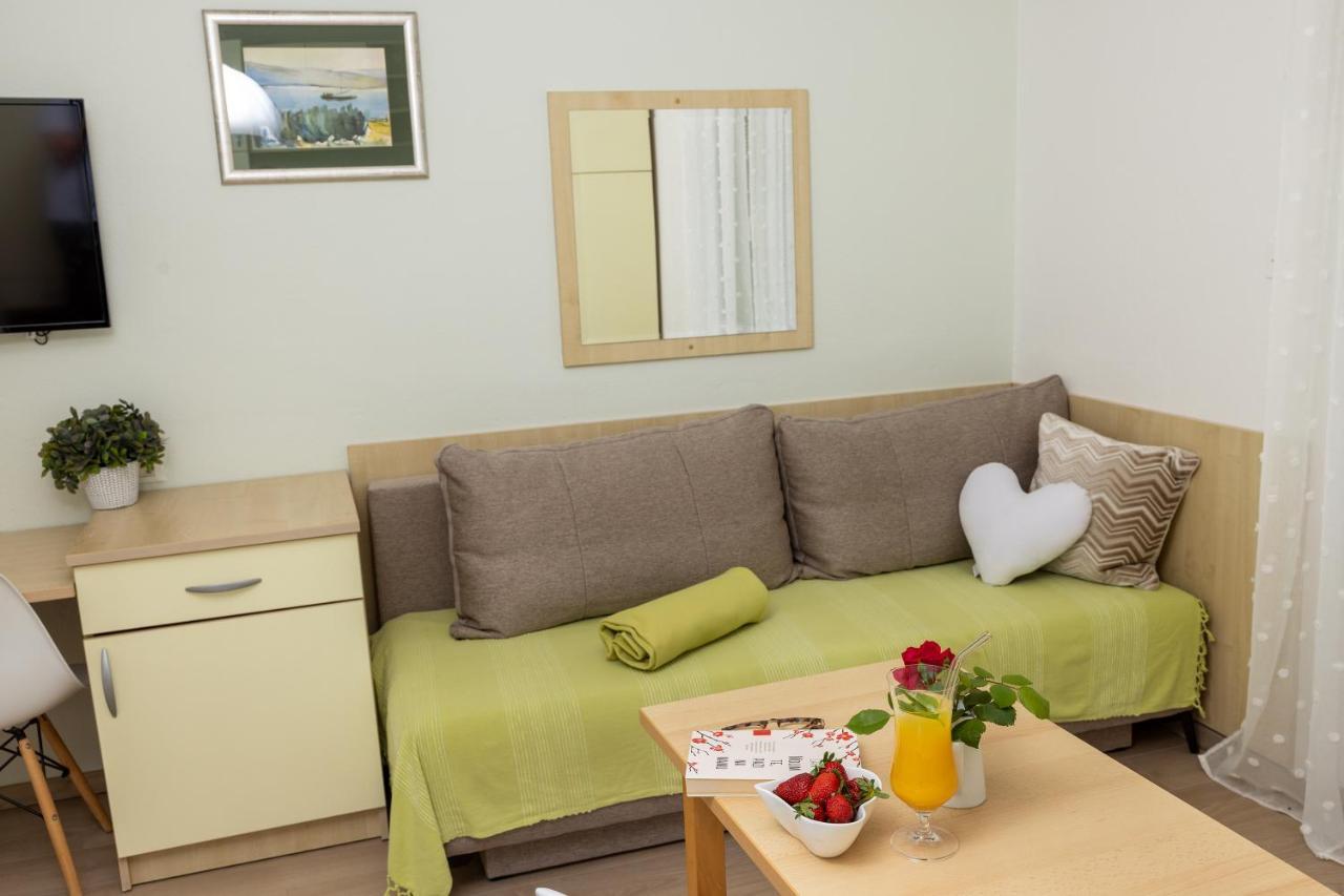 Rooms & Apartments Villa Anka Tučepi Εξωτερικό φωτογραφία