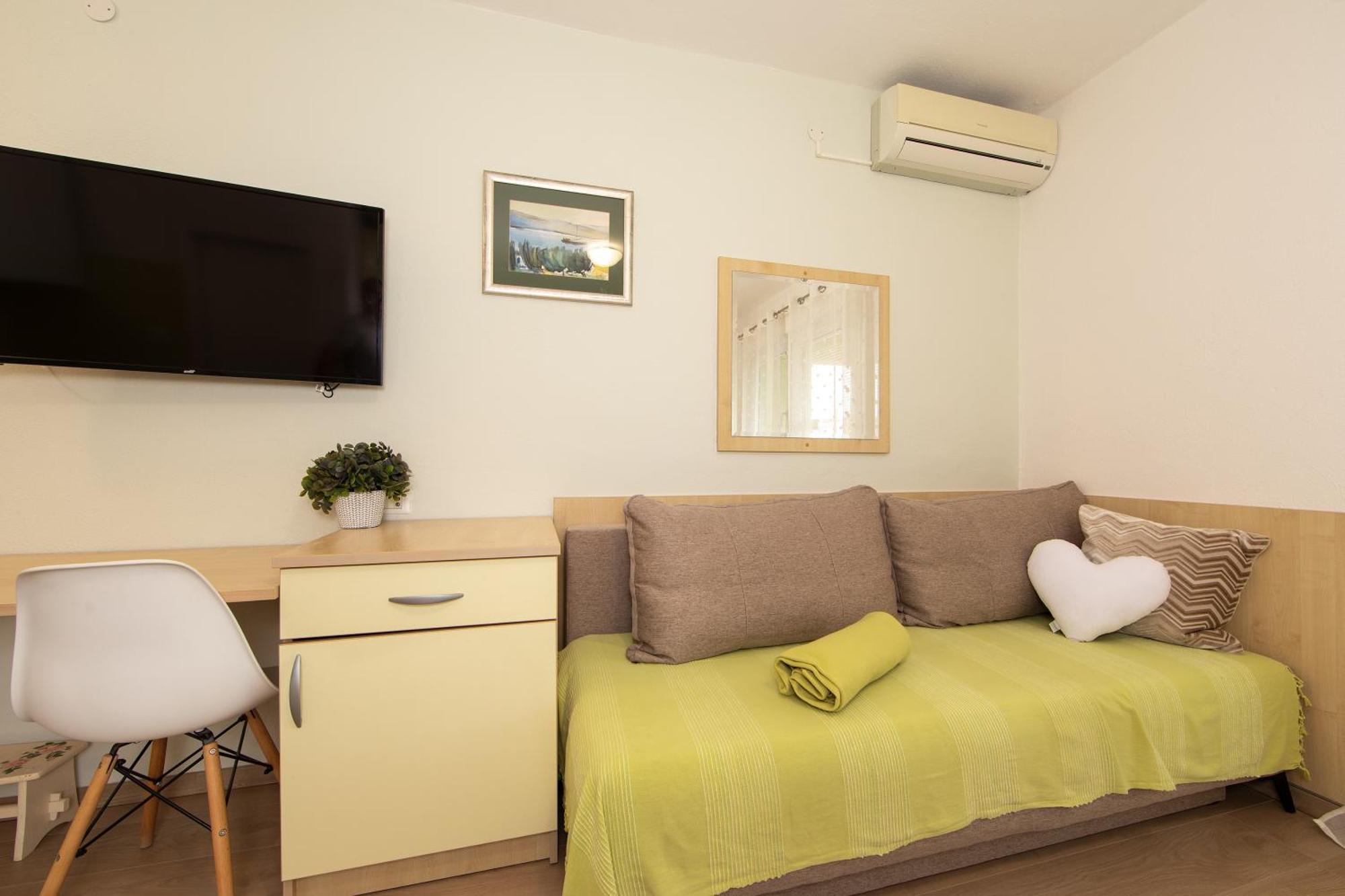 Rooms & Apartments Villa Anka Tučepi Εξωτερικό φωτογραφία