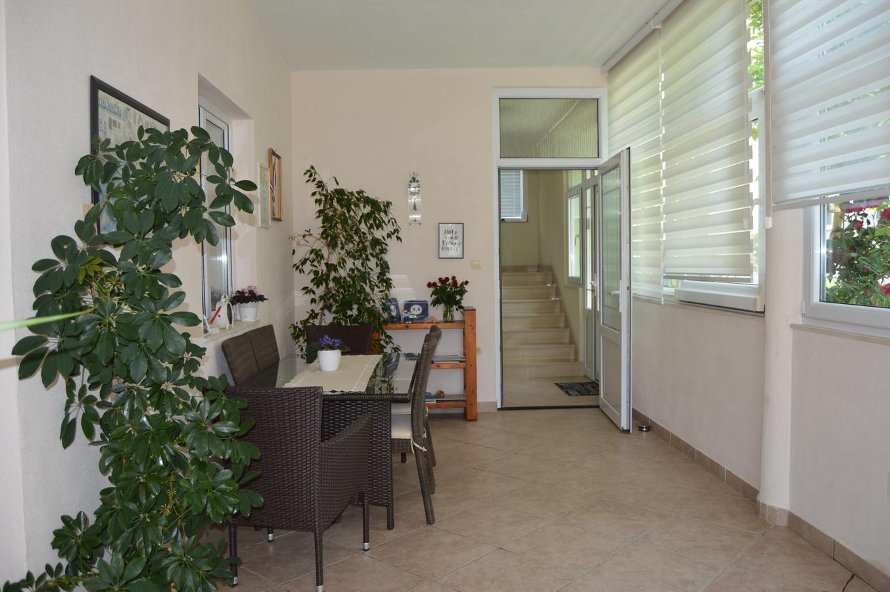 Rooms & Apartments Villa Anka Tučepi Εξωτερικό φωτογραφία